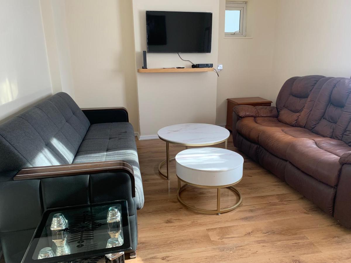 Two Bed Holiday Apartment Londres Exterior foto